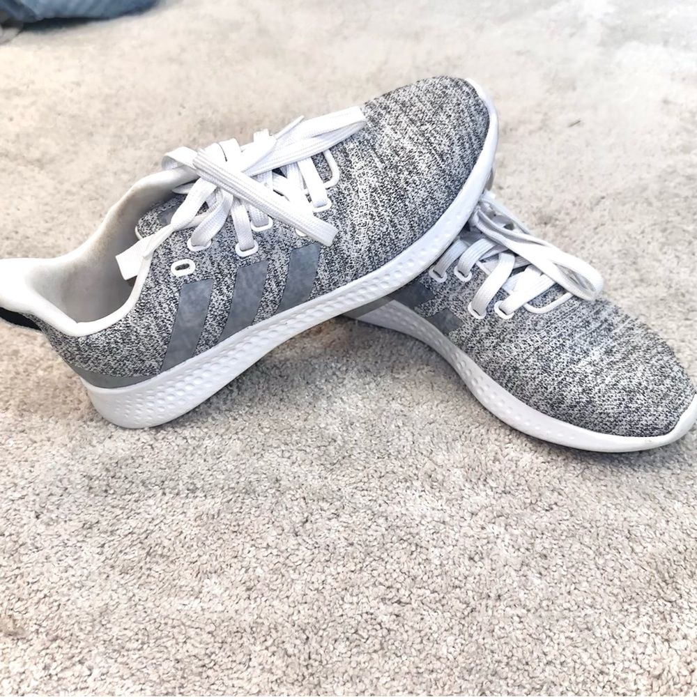 Adidas Women's Cloudform Comfort Running Shoes Size 8!